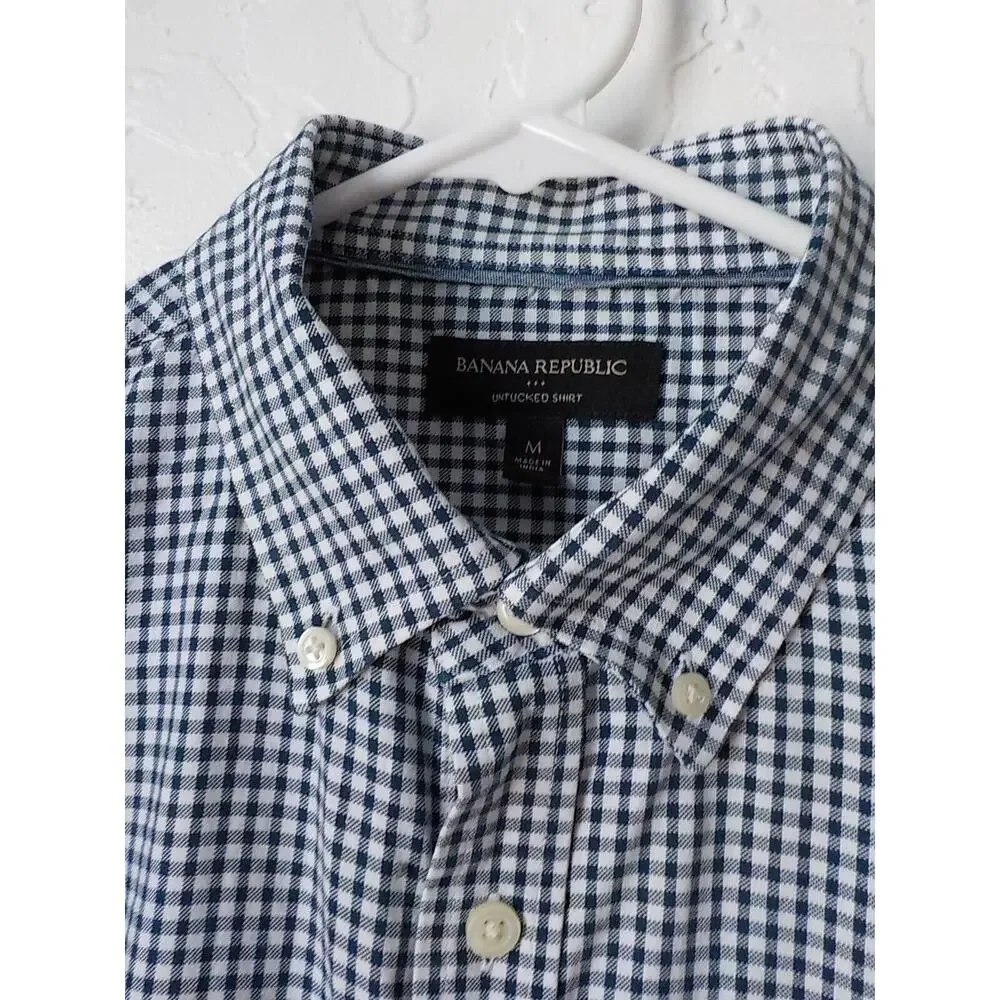 Banana Republic Untucked Blue Plaid Shirt Men Size Medium Button Up Long Sleeve